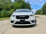 Used 2023 Chrysler Pacifica Touring-L image 3