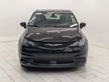 Used 2022 Chrysler Voyager LX image 3