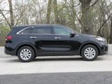 Used 2019 Kia Sorento LX image 2