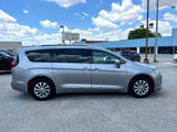 Used 2020 Chrysler Pacifica Touring-L image 2