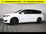 Used 2020 Chrysler Pacifica Touring w/ S Appearance Package image 4