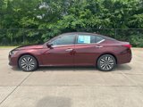 Used 2023 Nissan Altima 2.5 SV image 2