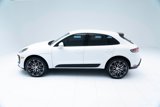 Certified 2022 Porsche Macan image 2