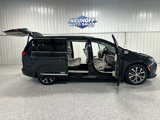 Used 2018 Chrysler Pacifica Limited w/ Tire & Wheel Group image 2