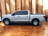Used 2018 Nissan Titan SV w/ SV Convenience Package image 4