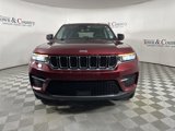Used 2023 Jeep Grand Cherokee Laredo image 2
