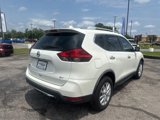 Used 2017 Nissan Rogue SV w/ SV Premium Package image 3