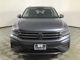Used 2022 Volkswagen Tiguan SE image 2