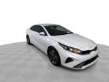 Used 2022 Kia Forte LXS image 2