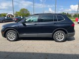 Used 2018 Volkswagen Tiguan SE w/ Panoramic Sunroof Package image 2