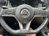 Used 2017 Nissan Rogue SV image 2