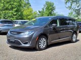Used 2019 Chrysler Pacifica Touring-L image 3