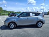 Used 2023 Kia Soul LX image 3