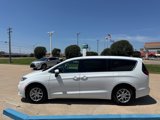 Used 2023 Chrysler Pacifica Touring-L image 5