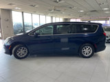 Used 2017 Chrysler Pacifica Touring image 4
