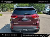 Used 2018 Toyota Highlander AWD V6 image 4