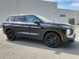 Used 2023 Mitsubishi Outlander SE Black Edition image 2