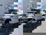 Used 2020 Jeep Gladiator Overland image 2