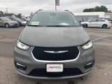 Used 2023 Chrysler Pacifica Limited image 2