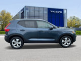 Certified 2022 Volvo XC40 T5 Momentum image 2