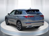 Used 2022 Mitsubishi Outlander SE image 3