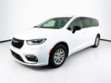 New 2025 Chrysler Pacifica Select image 3