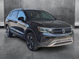 Used 2024 Volkswagen Taos SE image 3
