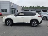 Used 2021 Nissan Rogue SL image 2