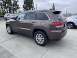 Used 2021 Jeep Grand Cherokee Laredo image 2