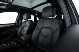Certified 2024 Porsche Macan image 5