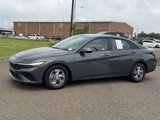 Used 2024 Hyundai Elantra SE image 3