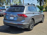 Used 2021 Volkswagen Tiguan SE w/ Panoramic Sunroof Package image 5