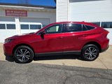 Used 2022 Toyota Venza LE image 2