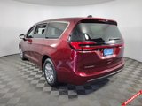 Used 2023 Chrysler Pacifica Touring-L image 5