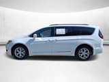 Used 2017 Chrysler Pacifica Touring-L w/ Tire & Wheel Group image 6