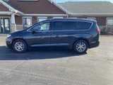 Used 2021 Chrysler Pacifica Touring-L image 6