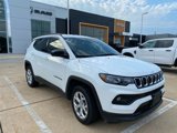 Used 2024 Jeep Compass Latitude image 2