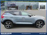 Certified 2022 Volvo XC40 T5 R-Design w/ Climate Package image 3