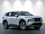 Used 2023 Nissan Rogue SV image 2