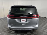 Used 2021 Chrysler Pacifica Touring-L image 6