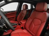 Certified 2024 Porsche Macan image 5