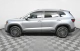 New 2025 Volkswagen Taos SE image 2