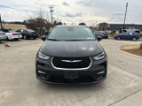 Used 2023 Chrysler Pacifica Touring-L image 3