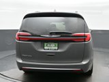 Used 2021 Chrysler Pacifica Touring-L image 5