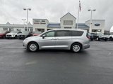 Used 2018 Chrysler Pacifica Touring-L image 2