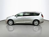 Used 2018 Chrysler Pacifica Touring-L Plus image 4