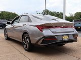 New 2025 Hyundai Elantra Limited image 4