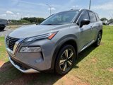 Used 2023 Nissan Rogue Platinum image 3