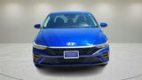 Used 2025 Hyundai Elantra SE image 2