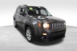 Used 2016 Jeep Renegade Latitude w/ Cold Weather Group image 4